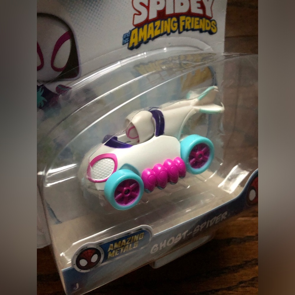 Disney Jr. Marvel Spidey & His Amazing Friends: Ghost-Spider Die-cast Metal Car - Picture 3 of 3